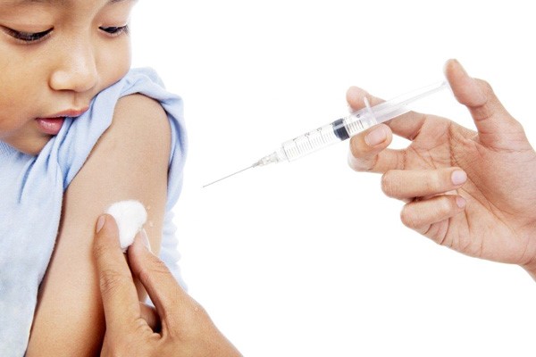 Tiêm vắc xin bạch hầu