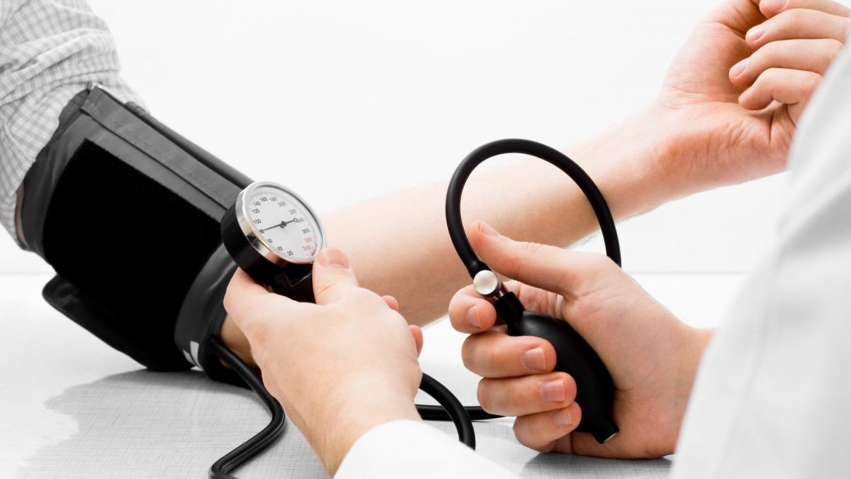 Huyết áp cao hay tăng huyết áp là huyết áp ở mức 140/90 trở lên